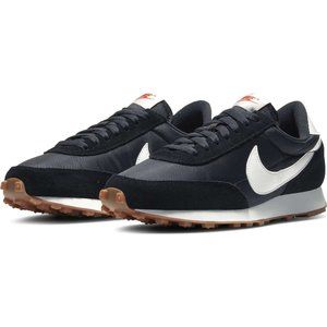 Nike Women's Daybreak Sneakers - W6.5